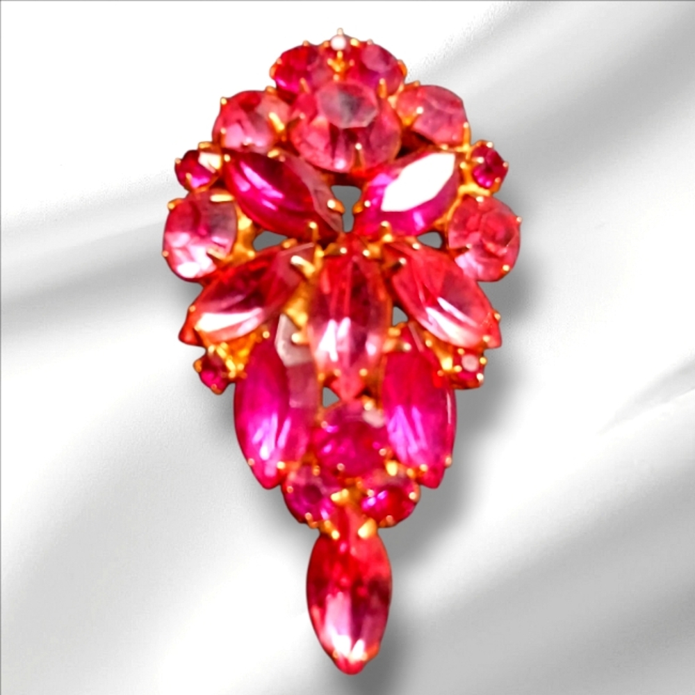 Elegant Pink Crystal Brooch I Believe Is JULIANA VINTAGE EXCELLENT CONDITION